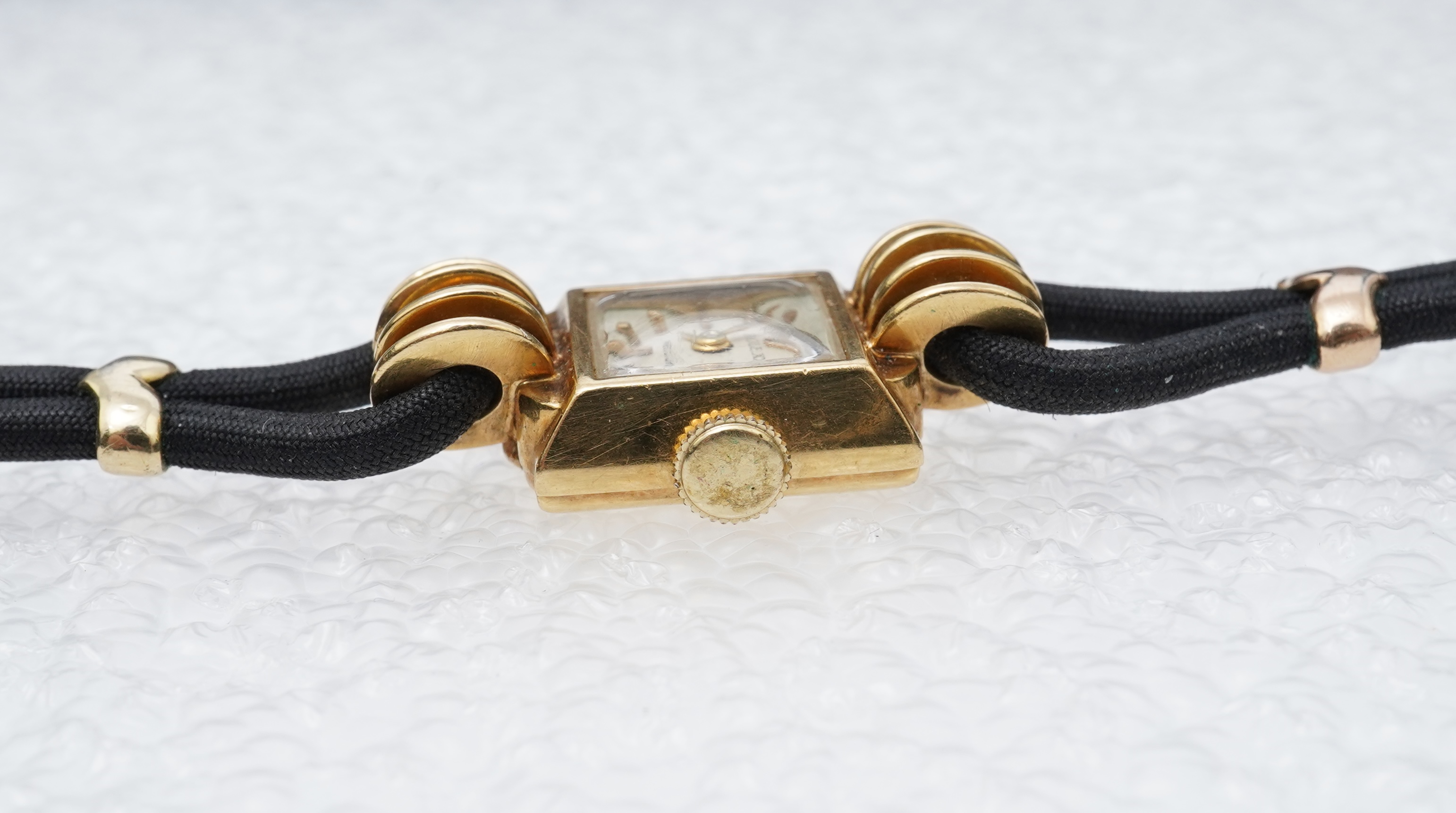 Rolex, a lady's Retro gold manual winding wristwatch, 1940s